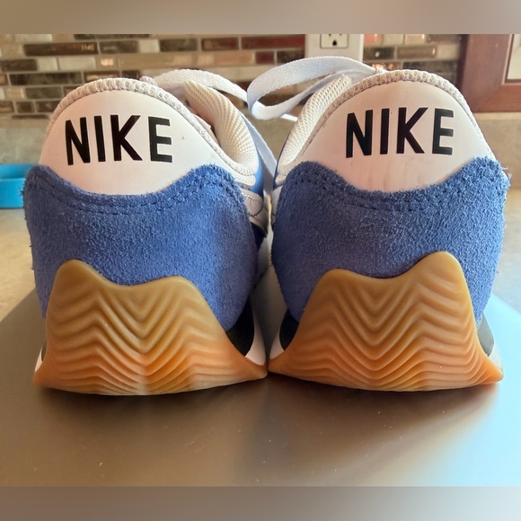 Nike Women’s Blue Suede & Mesh Sneakers with Gum Soles - Picture 3 of 4